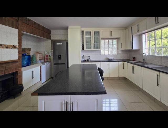 3 BEDROOM TOWNHOUSE FOR SALE IN BRACKENDOWNS
